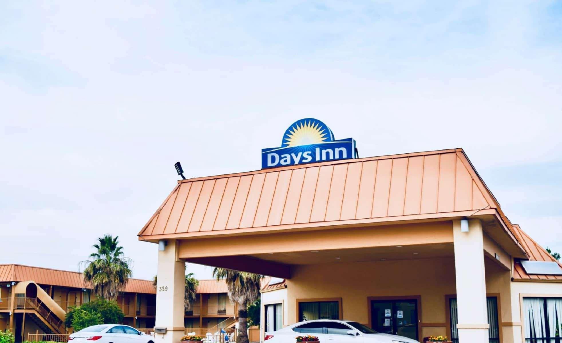 Days Inn By Wyndham Burleson Ft. Worth Εξωτερικό φωτογραφία